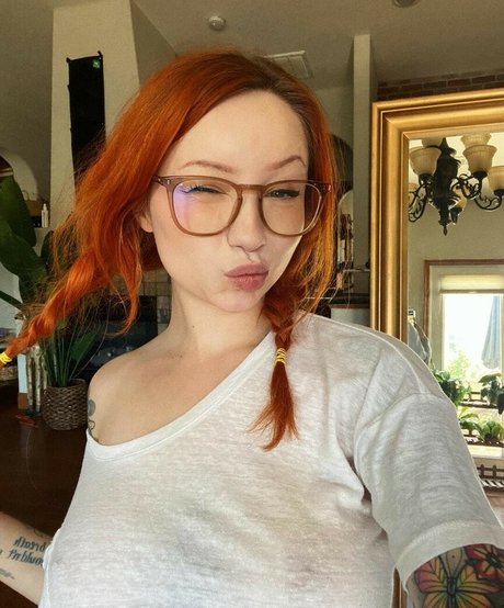 Bae Suicide 無料モデル 写真