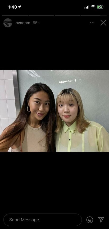 ウェブカメラ オンリーファンズ ヌード 画像