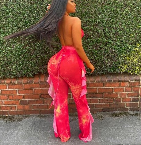 痩せたティーンのオンリーファンズ 美しい裸 ギャラリー