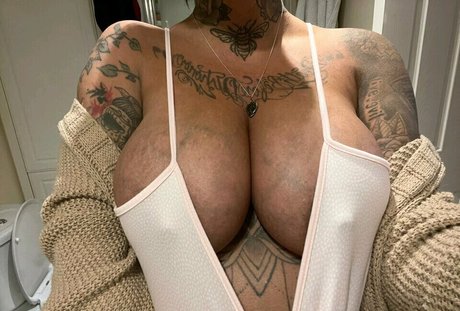 Alyssadoesntboost 高品質女優 写真