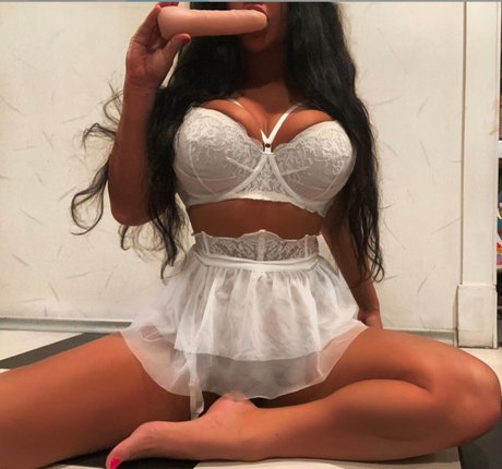 金髪の足コキOnlyFans ポルノ 画像