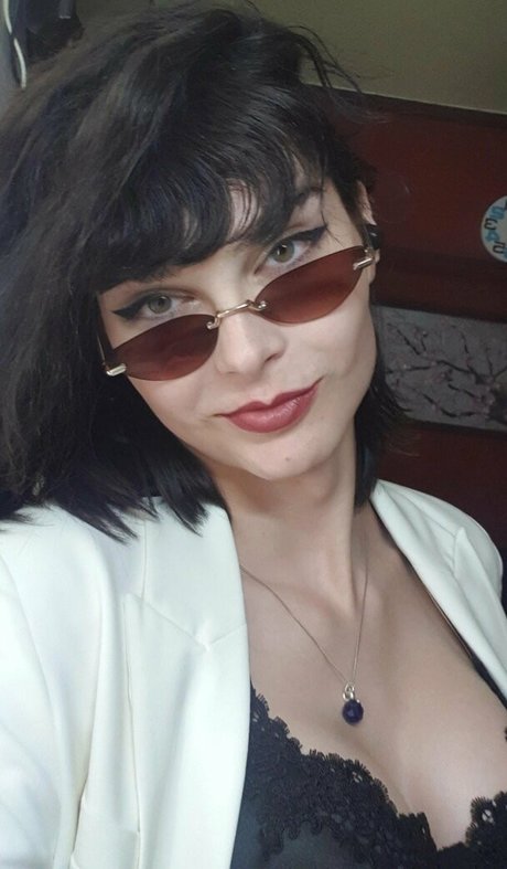 Niki Zmf 無料モデル 写真