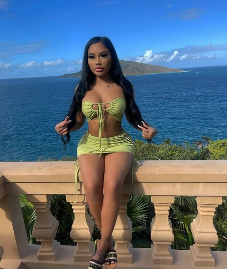 黒檀の猫オンリーファンズ アート裸 写真