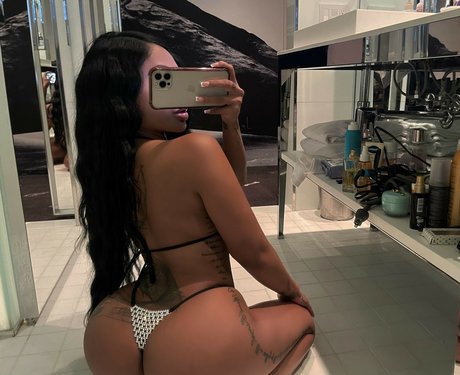 lissythedoll ポルノスター パーフェクト 写真