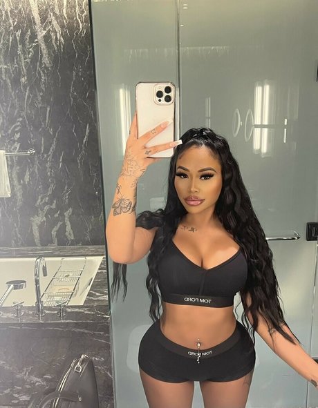 lissythedoll ホット女優 写真