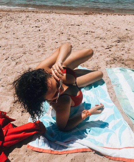 Zelda Adams エロティックなスター ギャラリー