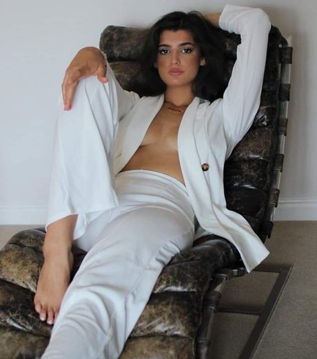 Chloe Bella Armstrong xxxポルノスター 写真