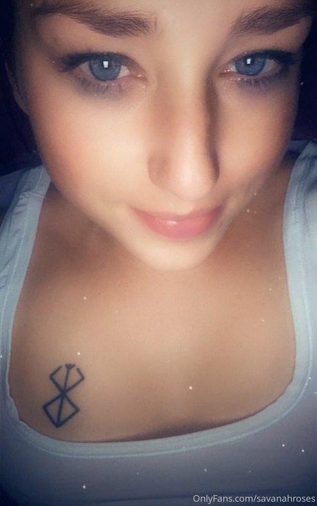 Savannah Roses XXXモデル 写真