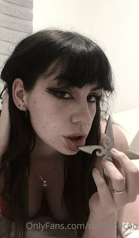 ana uhiram セクシーなスター 写真