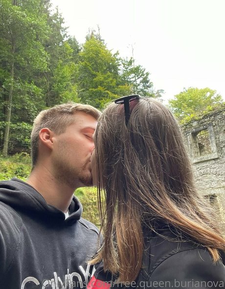 queen burianova ポルノ女優 画像