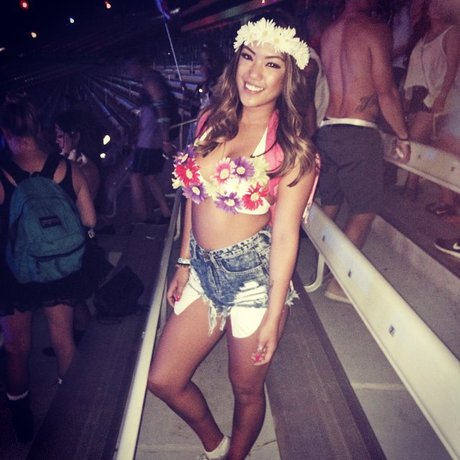 ダーティトークオンリーファンズ エロチック 写真