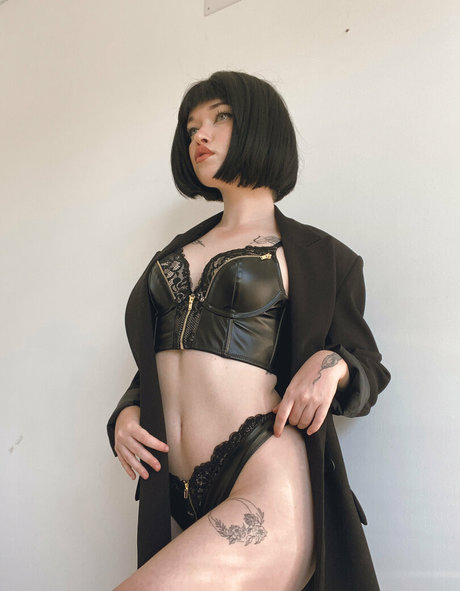 Narumisg エロティックなスター 画像