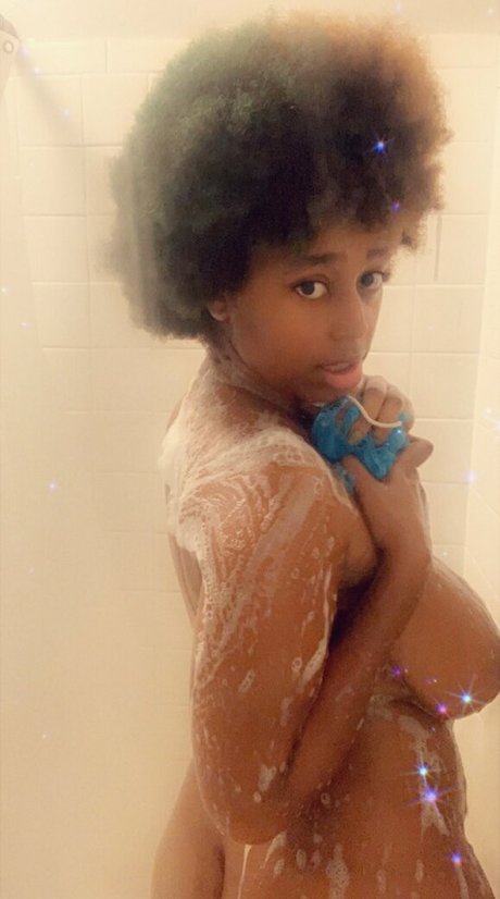 AmineBoobs69 ヌードスター 写真