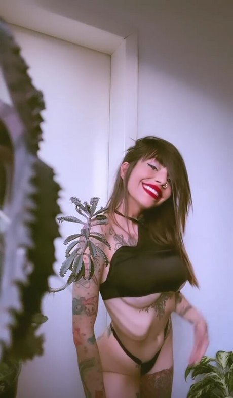 lellycristie ヌード女優 画像