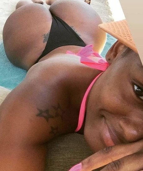 Ysa Santos ポルノスター HD アーカイブ