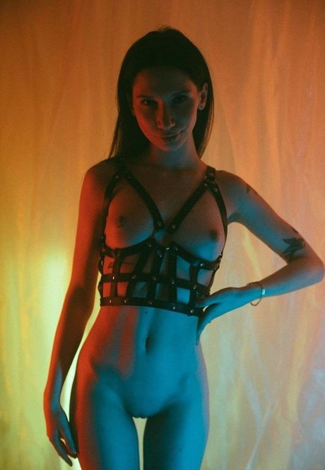 ブルネットの猫OnlyFans ホットセクシー 写真