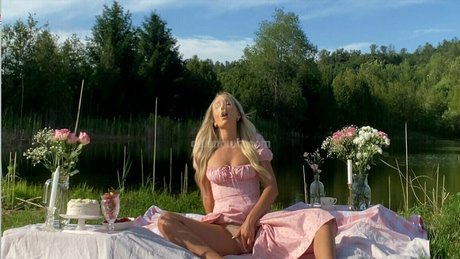 肉厚マンコオンリーファンズ 無料 画像