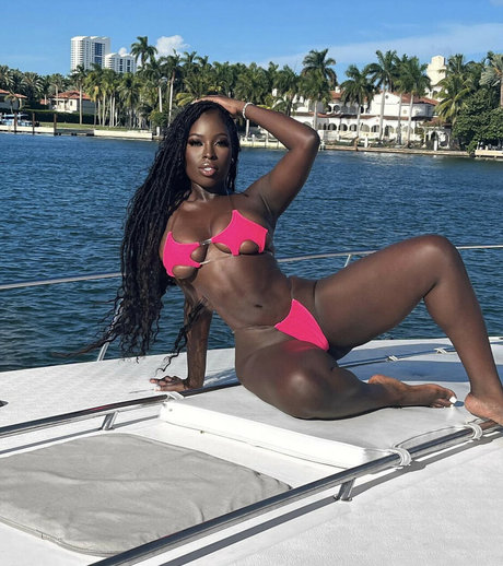 Ghanaiandol ポルノスター パーフェクト 写真