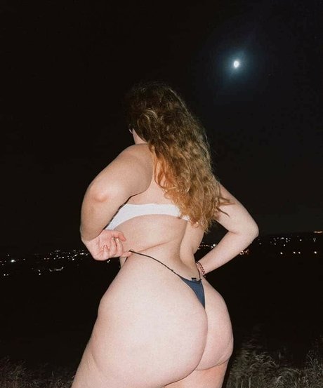 熟女乱交OnlyFans セクシー裸 画像