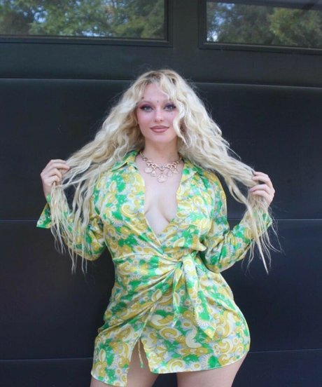 BBW TS オンリーファンズ ヌード 写真