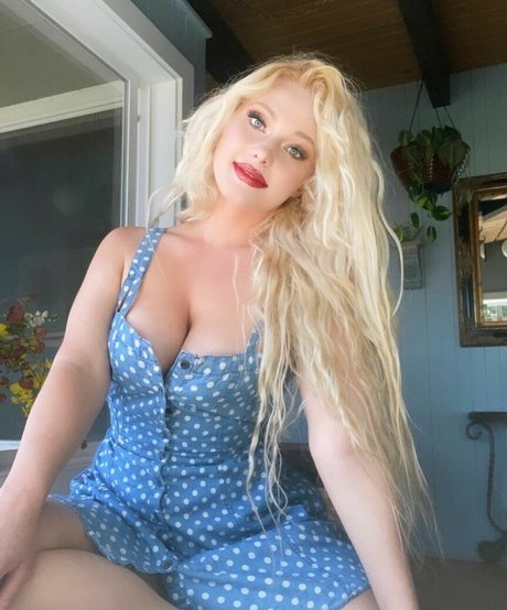 黒人フェムボーイオンリーファンズ セクシー裸 画像