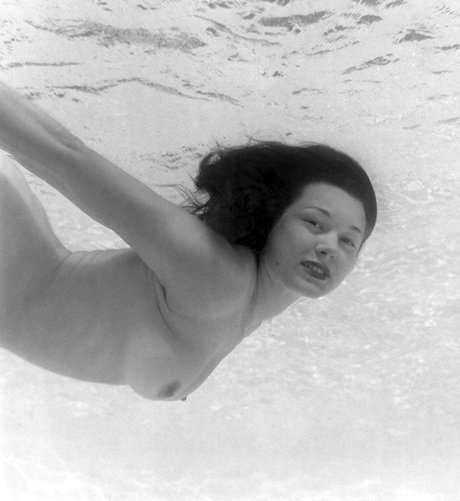 Joanne Arnold ポルノモデル 写真