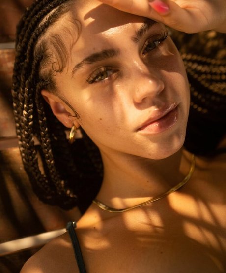 年配の熟女オンリーファンズ 無料アダルト 画像