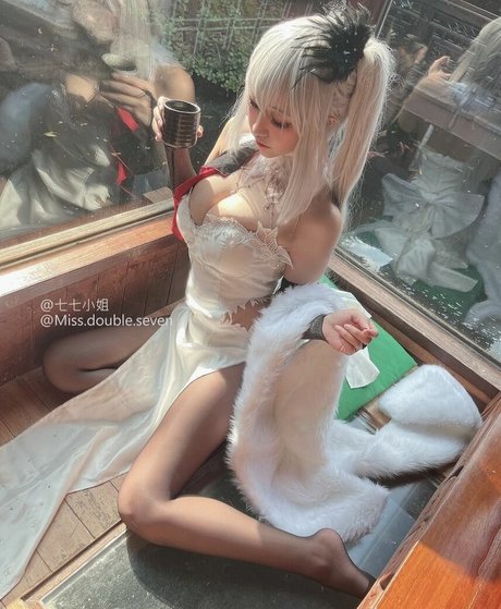 Miss Seven セックスポルノスター 画像