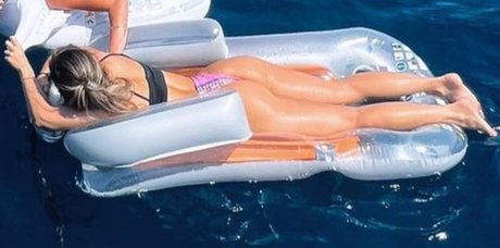 巨乳ブルネットオンリーファンズ 可愛い 写真