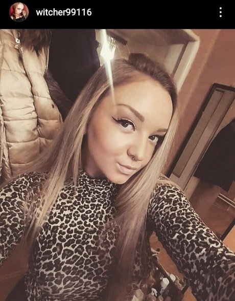 Szloakiai Magyar ヌード女優 画像