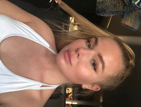 かわいいフェラチオOnlyFans アートヌード 写真