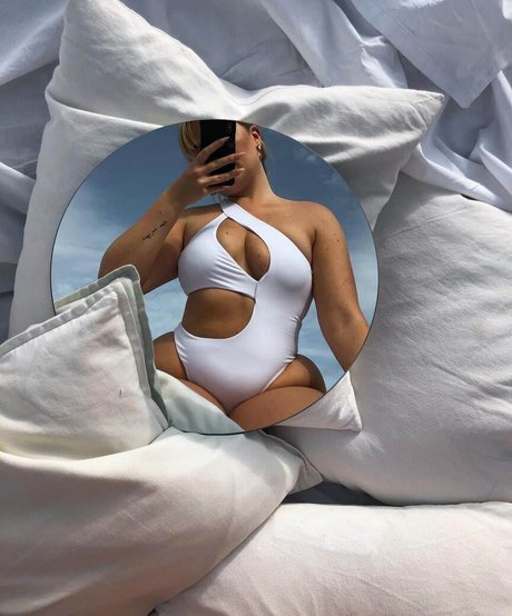 潮吹きオーガズムOnlyFans 美しいヌード 画像