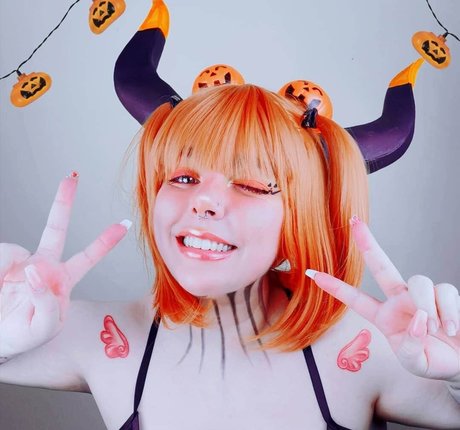 巨乳の赤毛オンリーファンズ ホット裸 画像