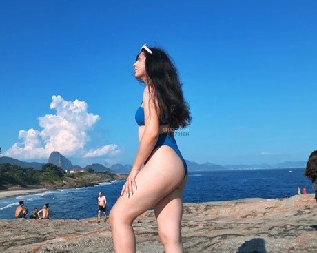 Isadora Amorim ポルノスター ヌード 画像