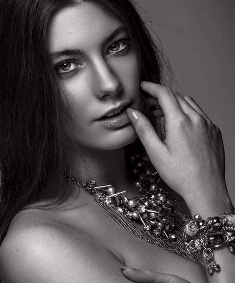 Lea Chloe 高品質のスター ギャラリー