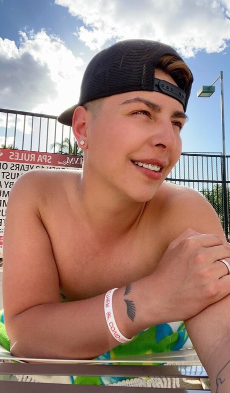 Kameron Taylor アート女優 ギャラリー