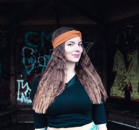 巨乳で痩せているOnlyFans ポルノ 写真