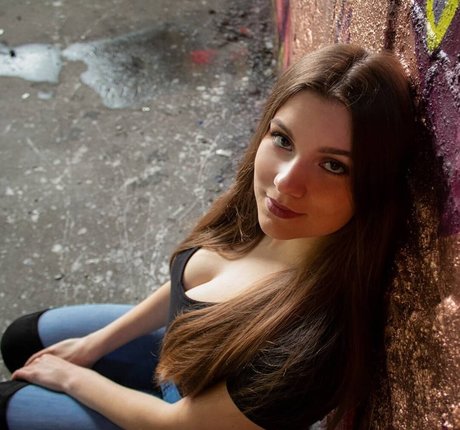 ディルド オンリーファンズ セクシー 画像