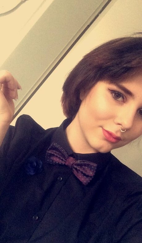 18歳以下の無料OnlyFans 美しい裸 画像