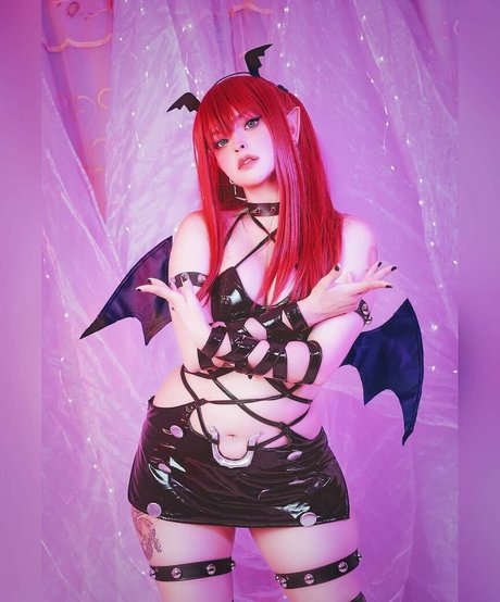 Lyn Cosplay ヌードスター 写真