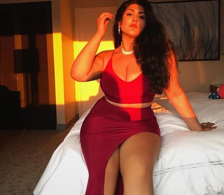 Prettydesibabixo 裸モデル ギャラリー