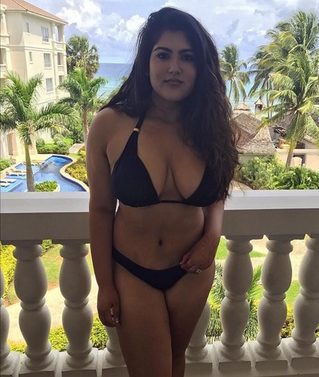 女装オンリーファン セクシーヌード 写真