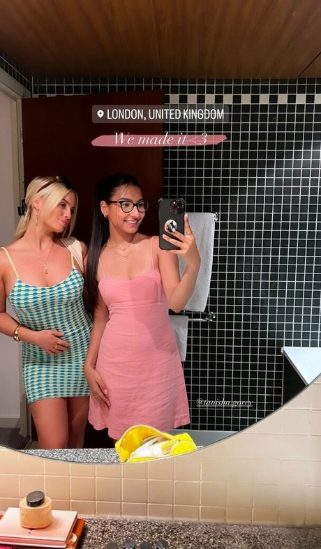 Coronation Street ヌードモデル 写真