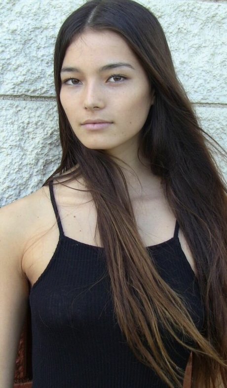 乳首 オンリーファンズ トップ 画像