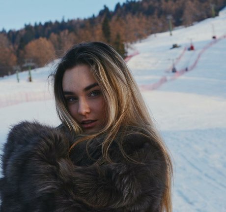 Elena Berri アート女優 ギャラリー