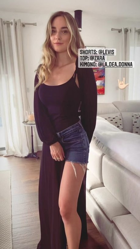 Elena Berri 独占モデル 写真