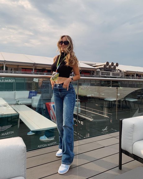 Elena Berri ヌード女優 写真