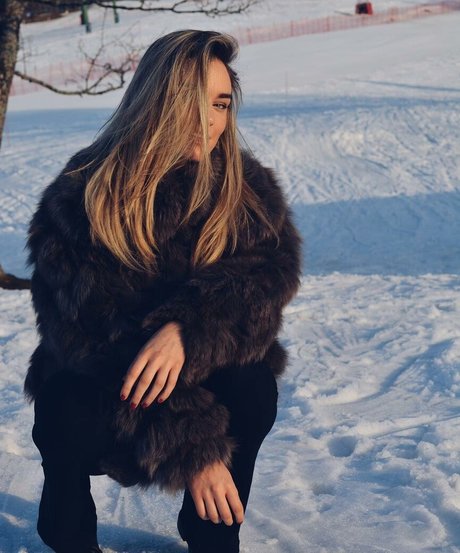 Elena Berri ポルノスター HD ギャラリー