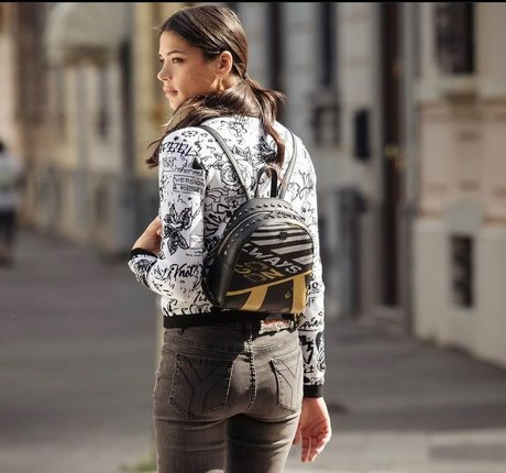 騎乗位熟女OnlyFans 無料 ギャラリー