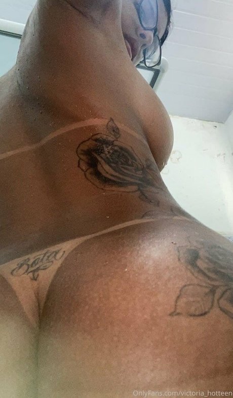 Victoria hotteen ポルノスター パーフェクト 写真